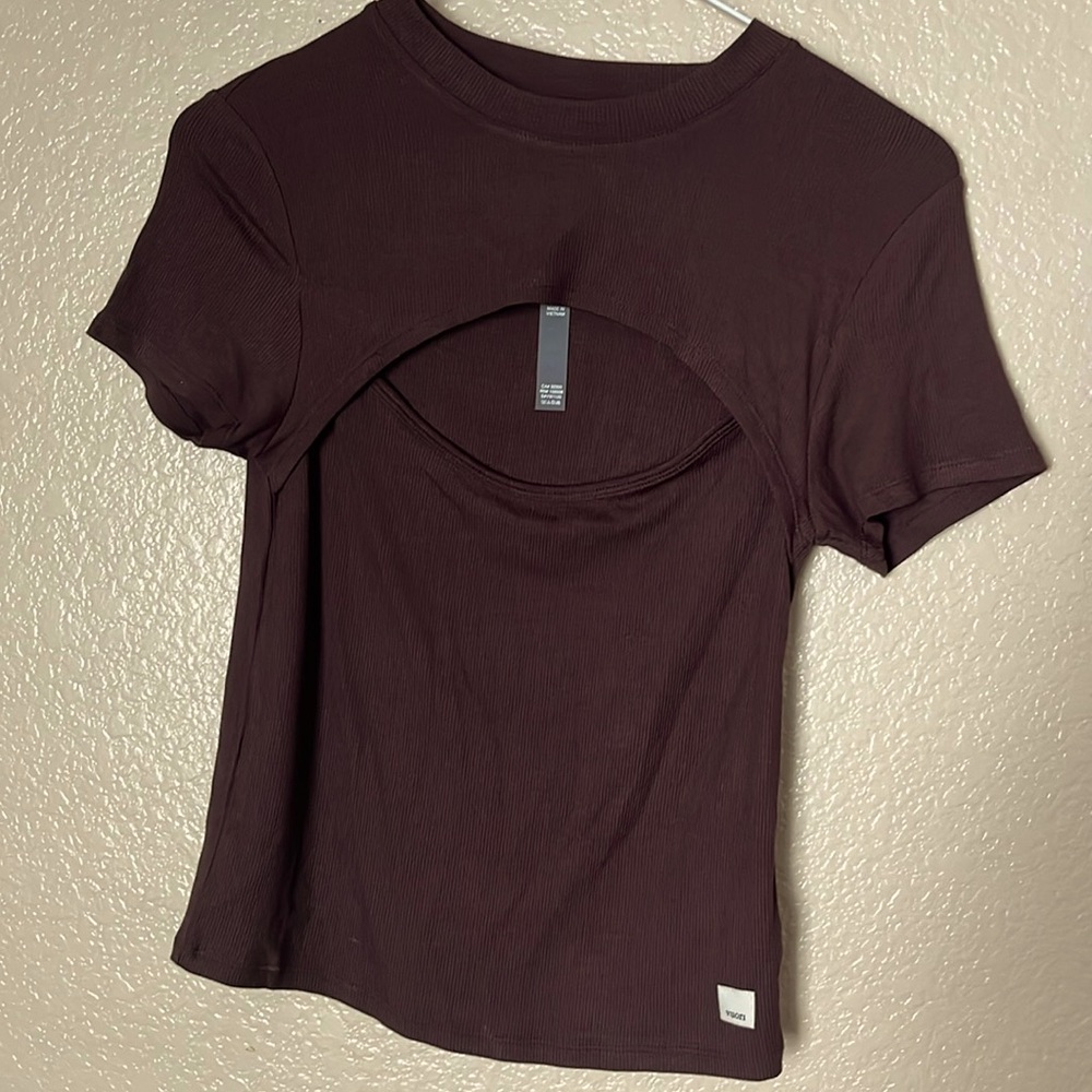Vuori Cove Cut Out Open Keyhole Short Sleeve T-shirt size M